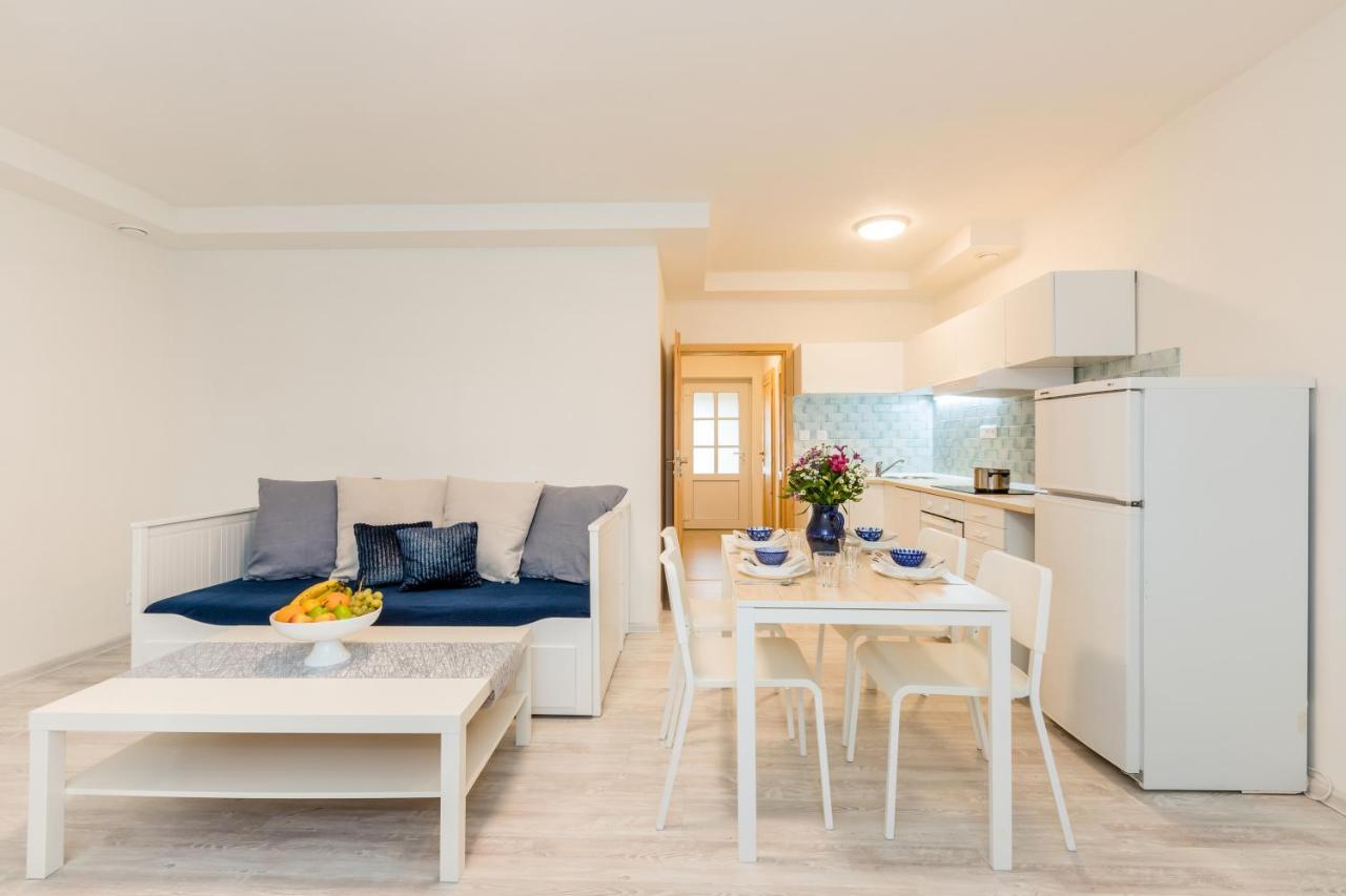 Apartmany Jedovary Trhove Sviny Екстер'єр фото