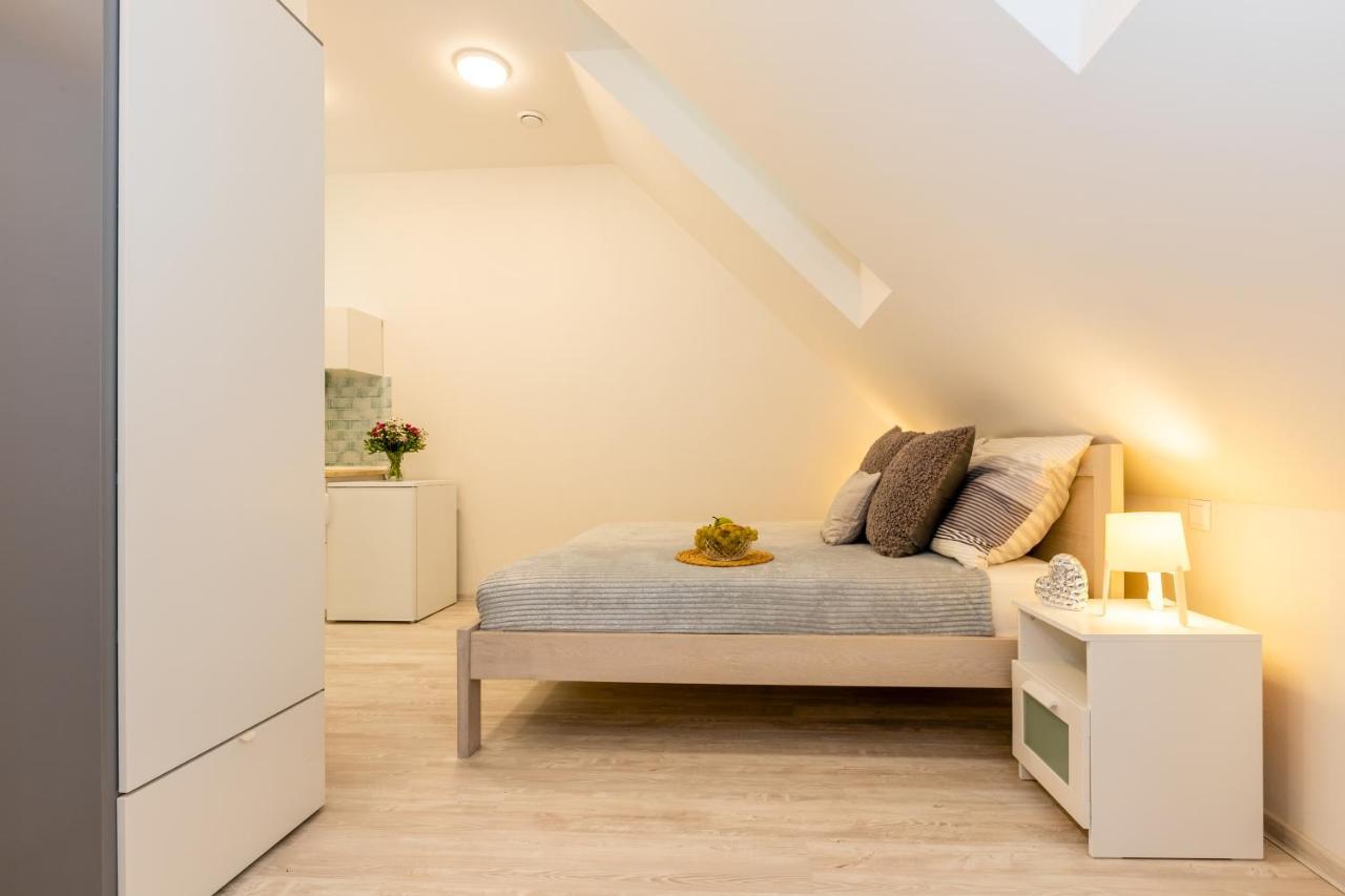 Apartmany Jedovary Trhove Sviny Екстер'єр фото